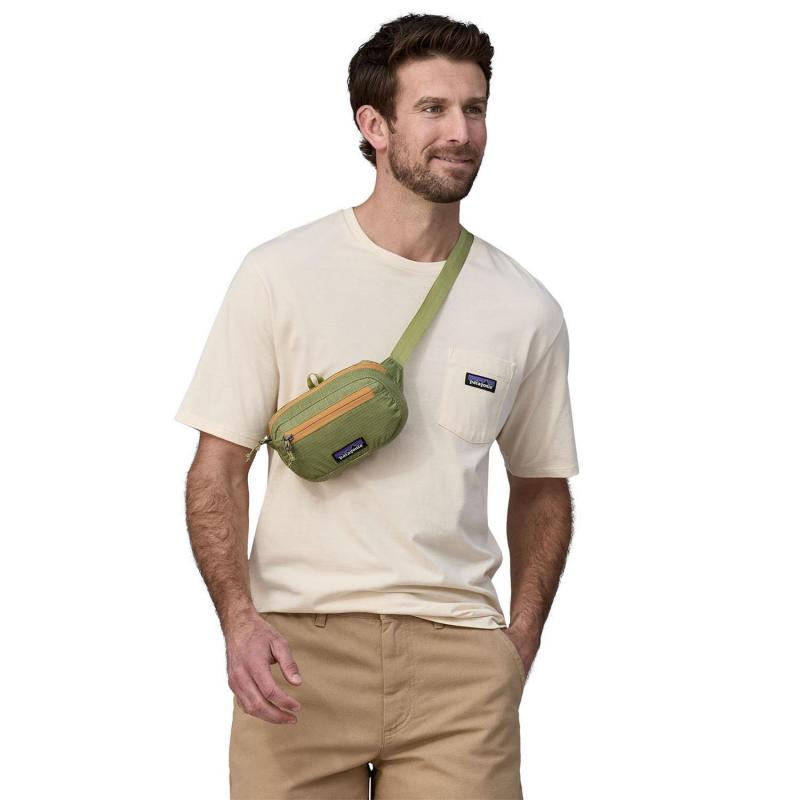 Patagonia Ultralight Black Hole Mini Hip Pack Bugr Buckhorn Green P49447 Friluftsbua 3